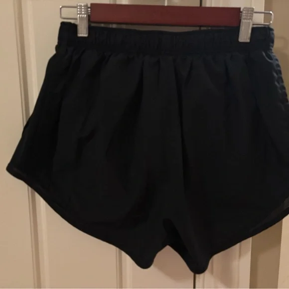 Nike Black Athletic Shorts Lightweight Moisture-Wicking - Picture 2 of 5